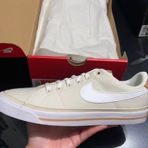 Womens Nike Court legacy  SE Canvas (GS) 8.5